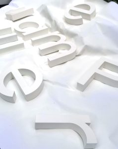 Señaléticas y gráfica para locales comerciales, oficinas y ferias5